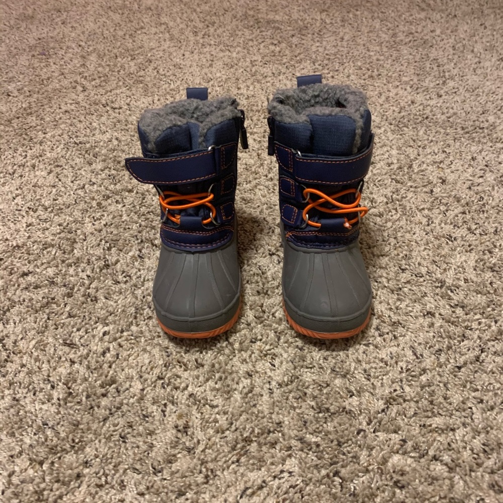Toddler size 6 snow boots